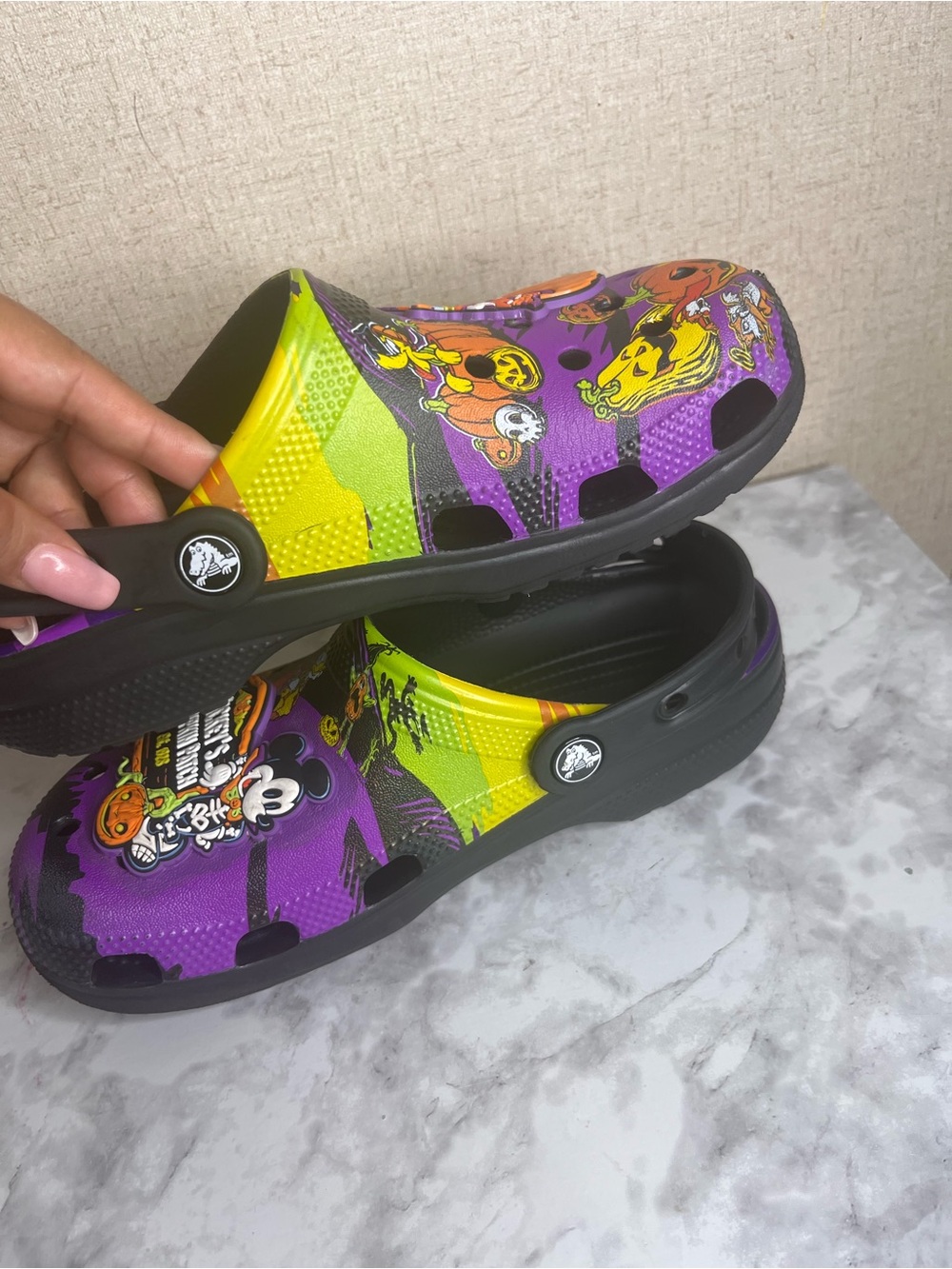 CROCS x Disney Parks Mickey & Minnie Halloween Print - Picture 5 of 7